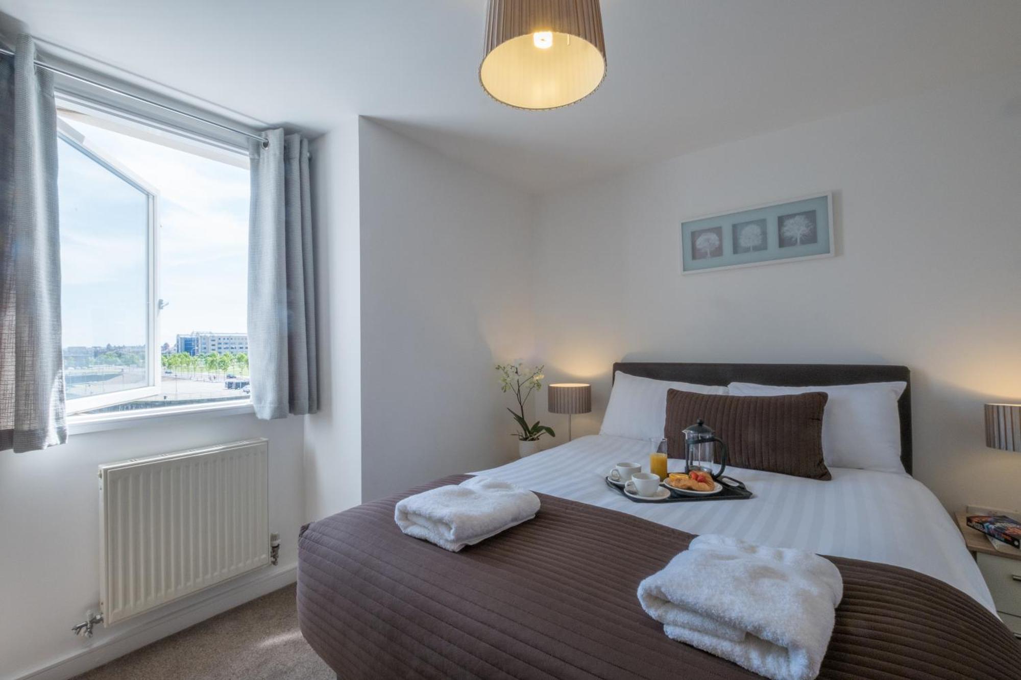 Base Serviced Apartments - The Docks Liverpool Exterior photo