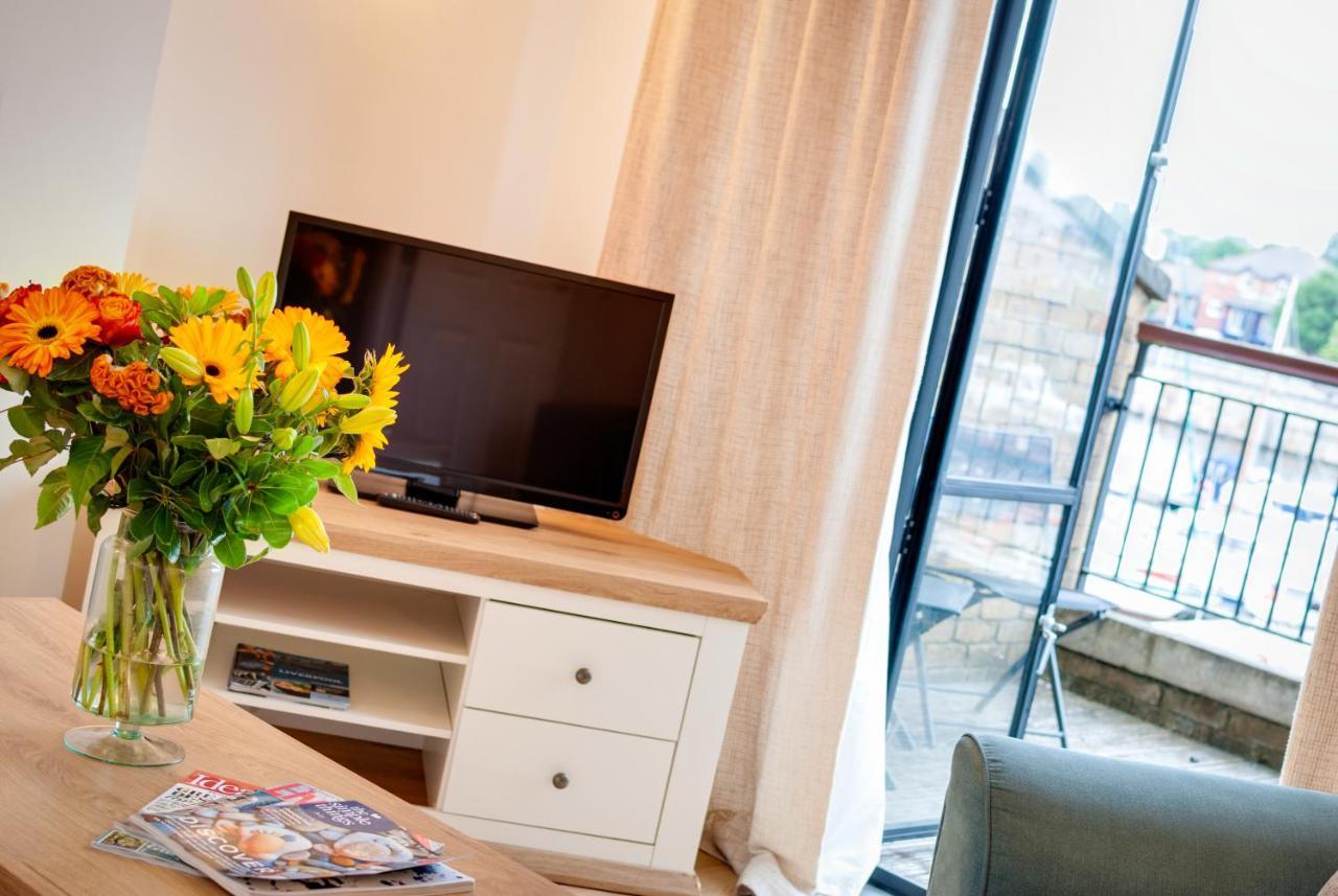 Base Serviced Apartments - The Docks Liverpool Exterior photo